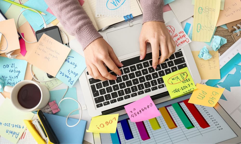 Cluttered Design Chaos, bad website design, malaysia web design
